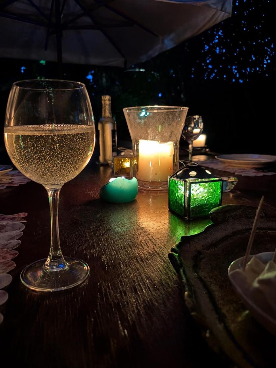 Patio, Night, Food and drinks, Drinks, Alcoholic drinks