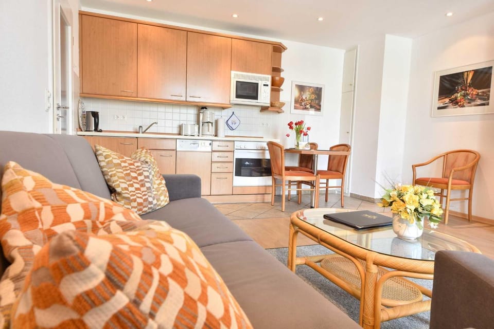 Kitchen or kitchenette, Living room, Seating area, Dining area, minibar, pet friendly, stove