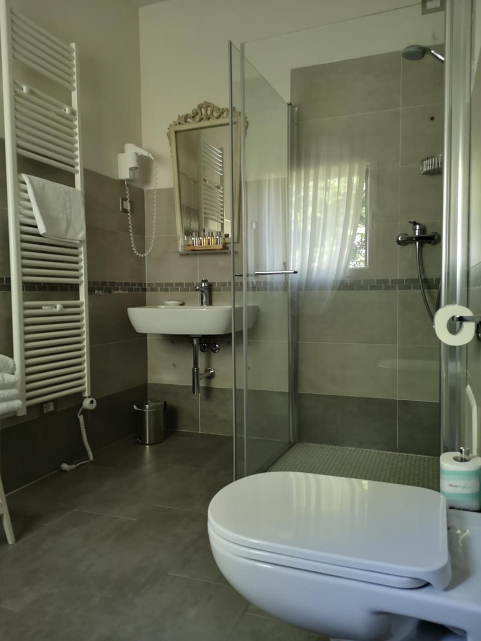 Shower, Toilet, Bathroom