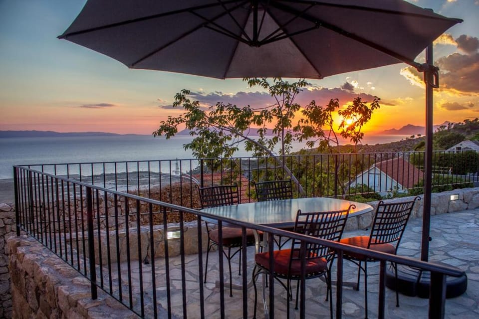 Day, Garden, View (from property/room), Balcony/Terrace, Cycling, Diving, Sea view, Sunset, sunbed