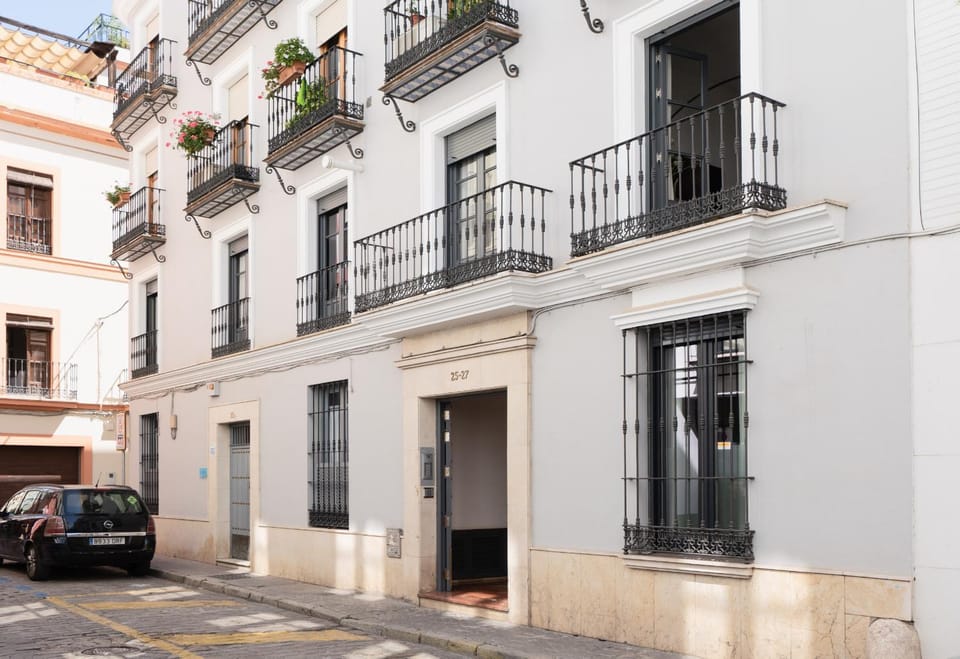 Property building, Facade/entrance