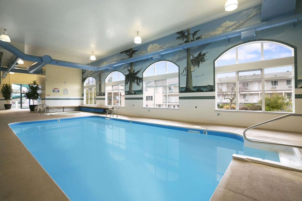 On site, Pool view, Swimming pool, Swimming pool