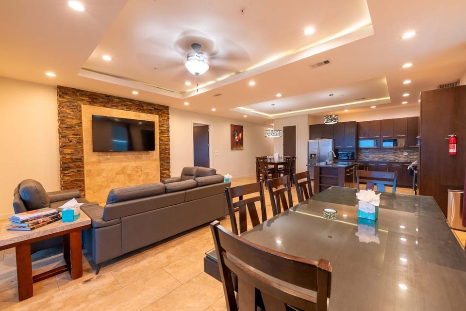 Beachfront 3 Bedroom Condo Apartment in South Padre Island