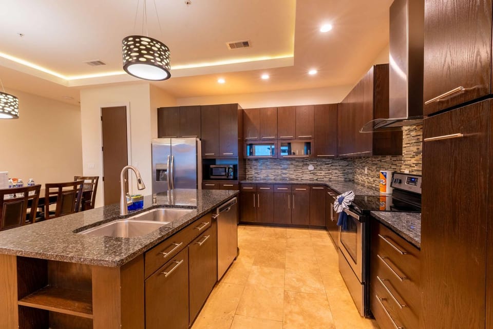 Beachfront 3 Bedroom Condo Apartment in South Padre Island