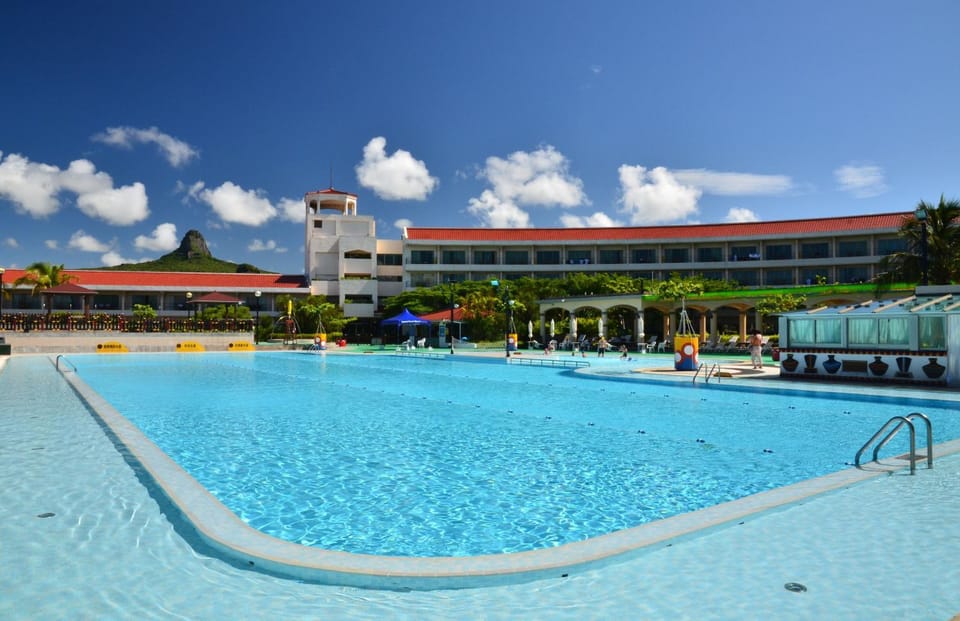 Swimming pool, Swimming pool