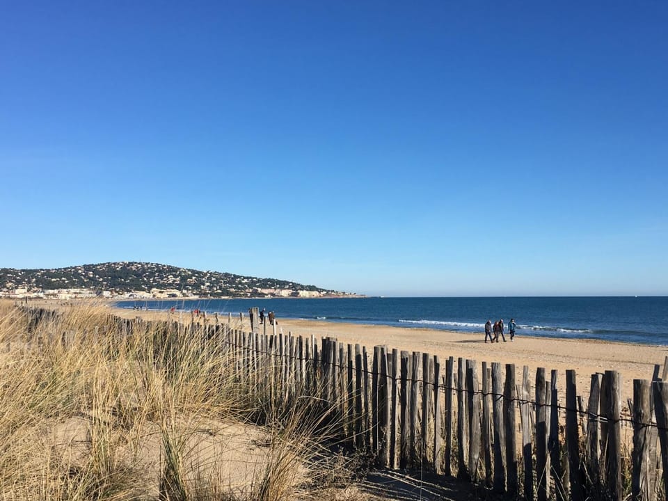 2 pièces avec terrasse en bord de mer - Parking - FR-1-338-96 Apartment in Occitanie