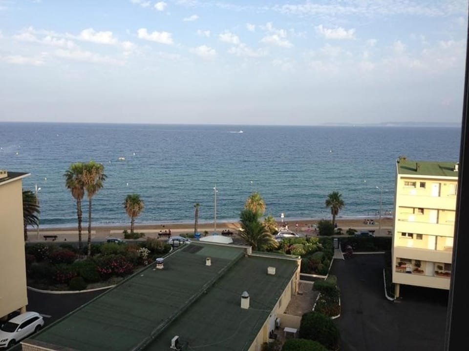 Studio lumineux au Lavandou - Vue mer - FR-1-308-81 Apartment in Le Lavandou