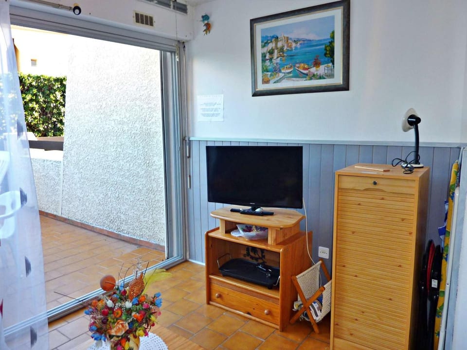 Appartement rez-de-jardin avec piscine et parking à Marseillan-Plage - FR-1-387-63 Apartment in Marseillan