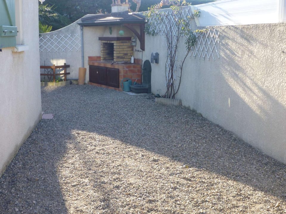 Villa calme, climatisée, avec grande terrasse et jardin, proche commodités - FR-1-387-87 House in Marseillan