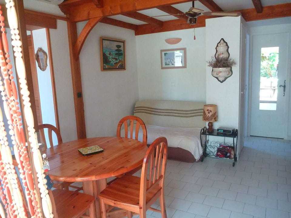 Villa calme, climatisée, avec grande terrasse et jardin, proche commodités - FR-1-387-87 House in Marseillan