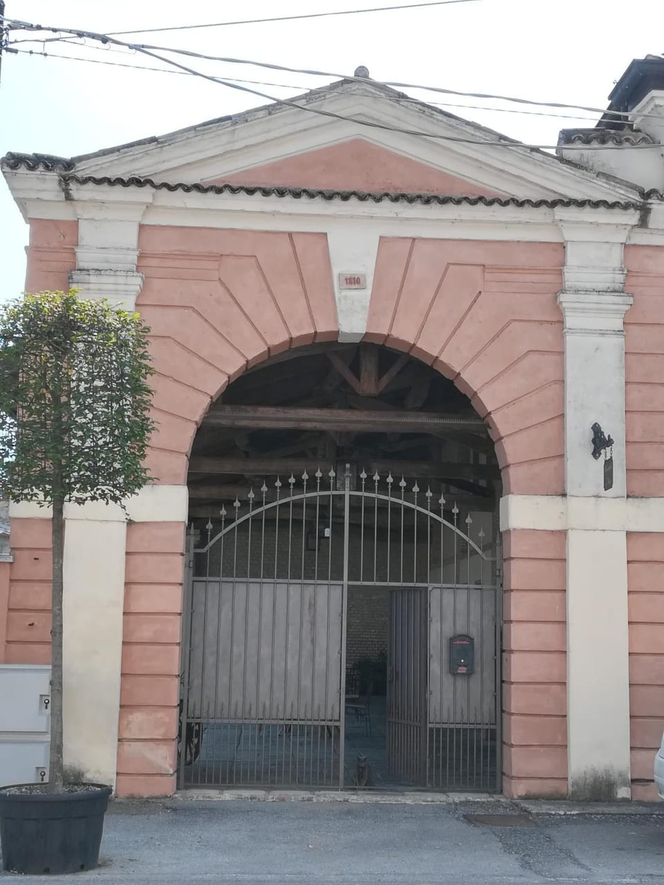 Facade/entrance