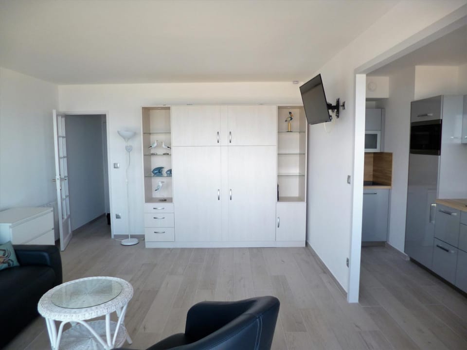 Arcachon: Studio rénové, terrasse avec vue, accès plage, parking sécurisé - FR-1-420-11 Apartment in Arcachon
