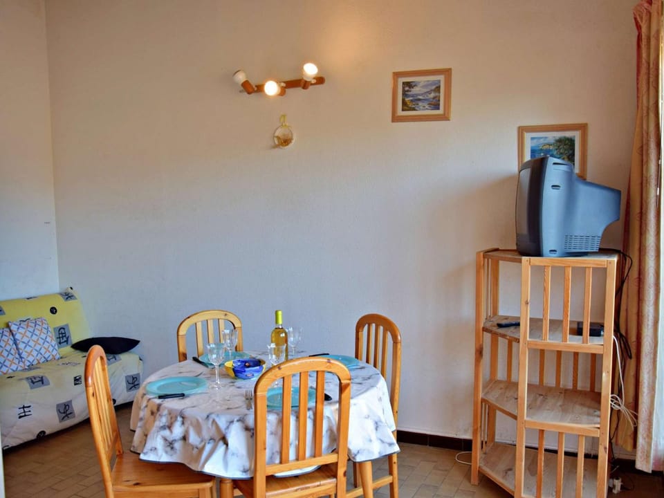 Appartement 4 pers avec vue mer proche plage, animaux et parking inclus - FR-1-387-85 Apartment in Marseillan