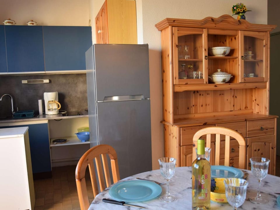 Appartement 4 pers avec vue mer proche plage, animaux et parking inclus - FR-1-387-85 Apartment in Marseillan