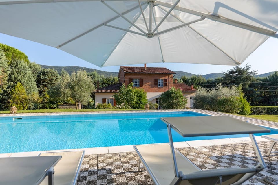 Property building, Swimming pool, Swimming pool