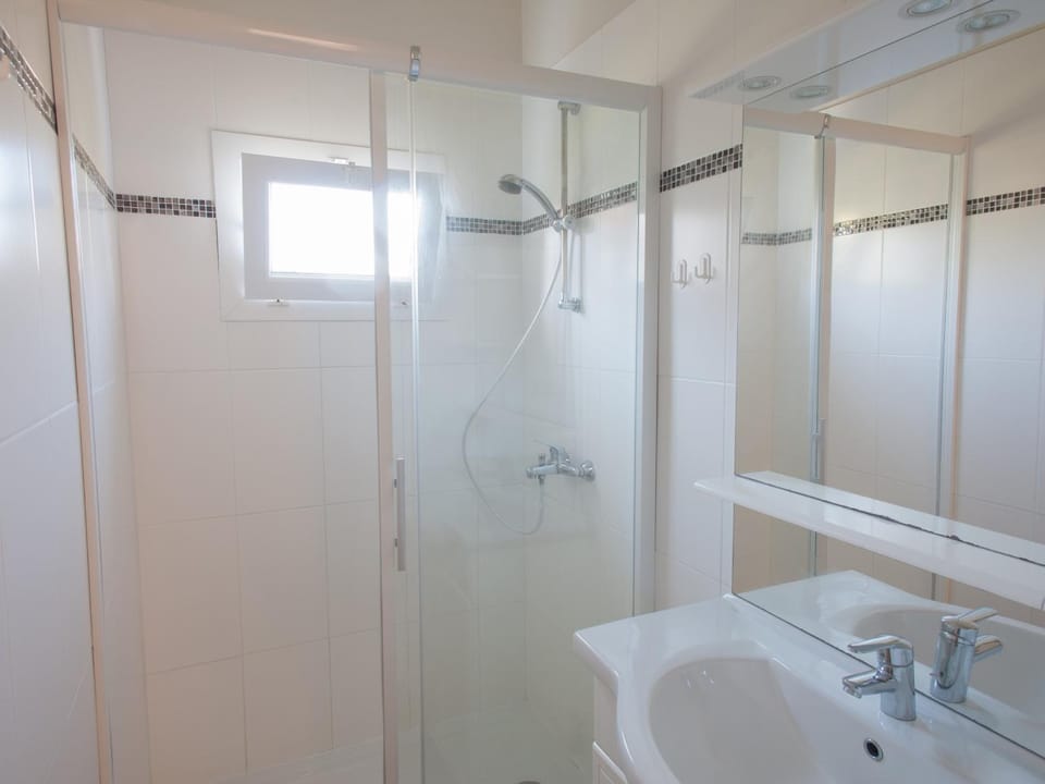 Maison Biscarrosse Plage : T2 Confortable avec Jardin, Terrasse et Parking, à 500m de l'Océan - FR-1-319-181 House in Biscarrosse