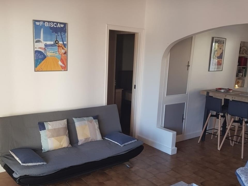 Maison Biscarrosse Plage : T2 Confortable avec Jardin, Terrasse et Parking, à 500m de l'Océan - FR-1-319-181 House in Biscarrosse