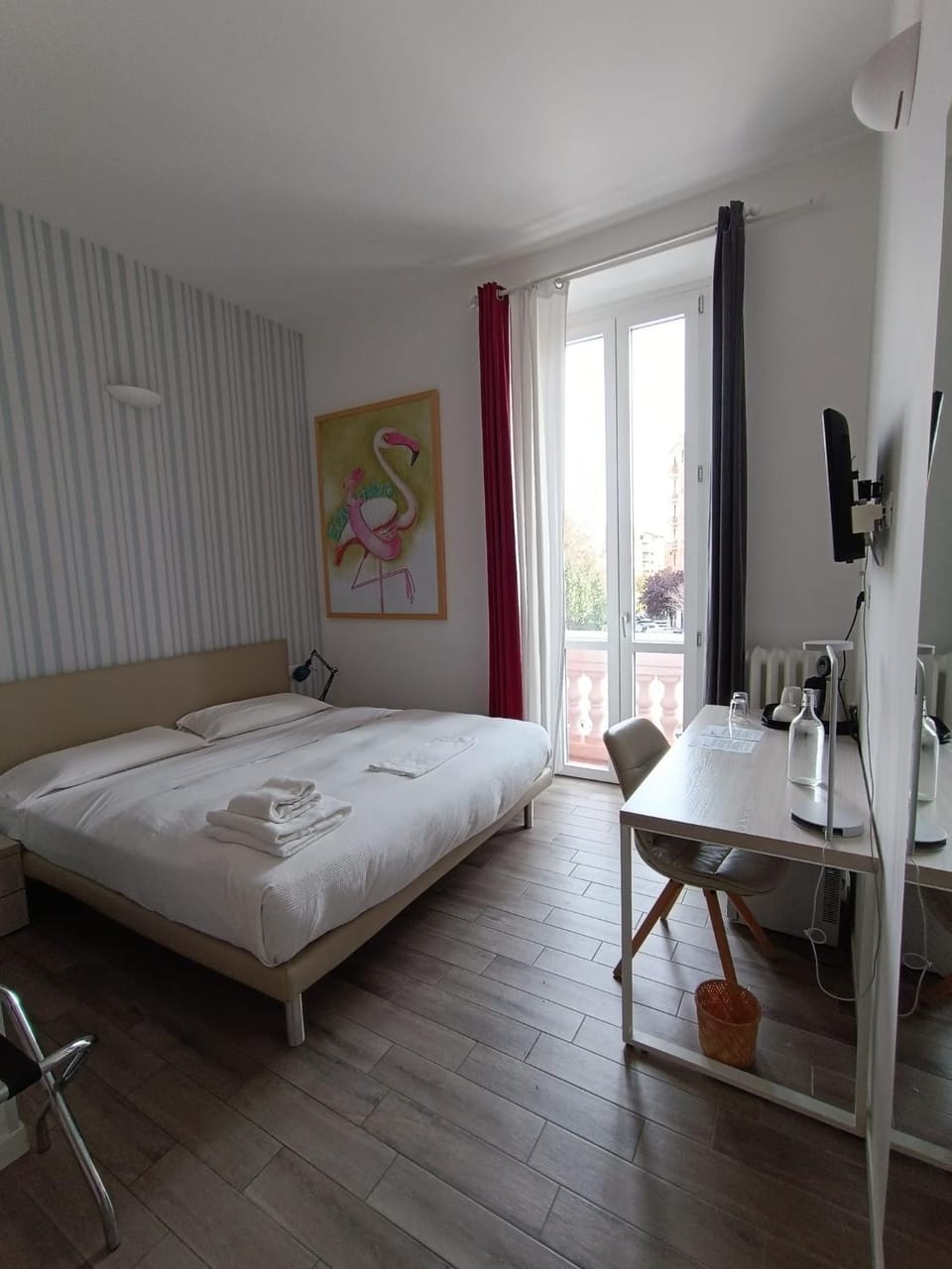 Bed, Photo of the whole room, Bedroom, hair dresser