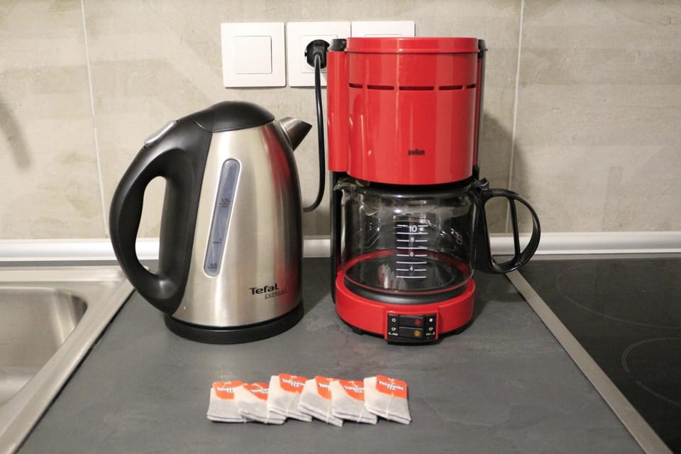 Coffee/tea facilities, kitchen