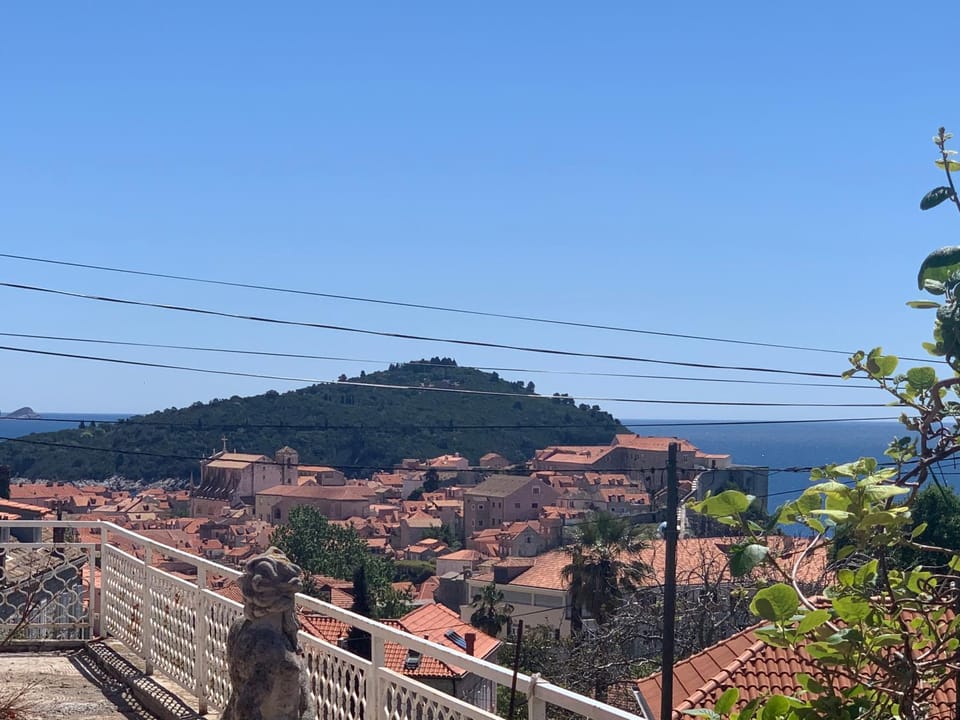 City view, Sea view
