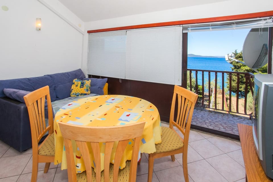 Bed, Bedroom, Sea view