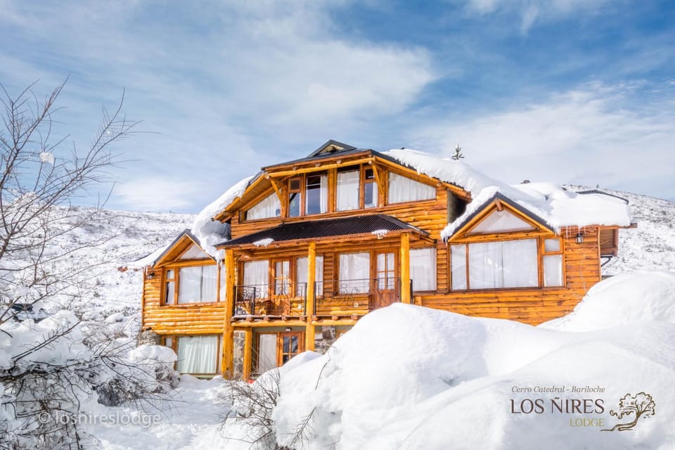 Property building, Facade/entrance, Natural landscape, Winter