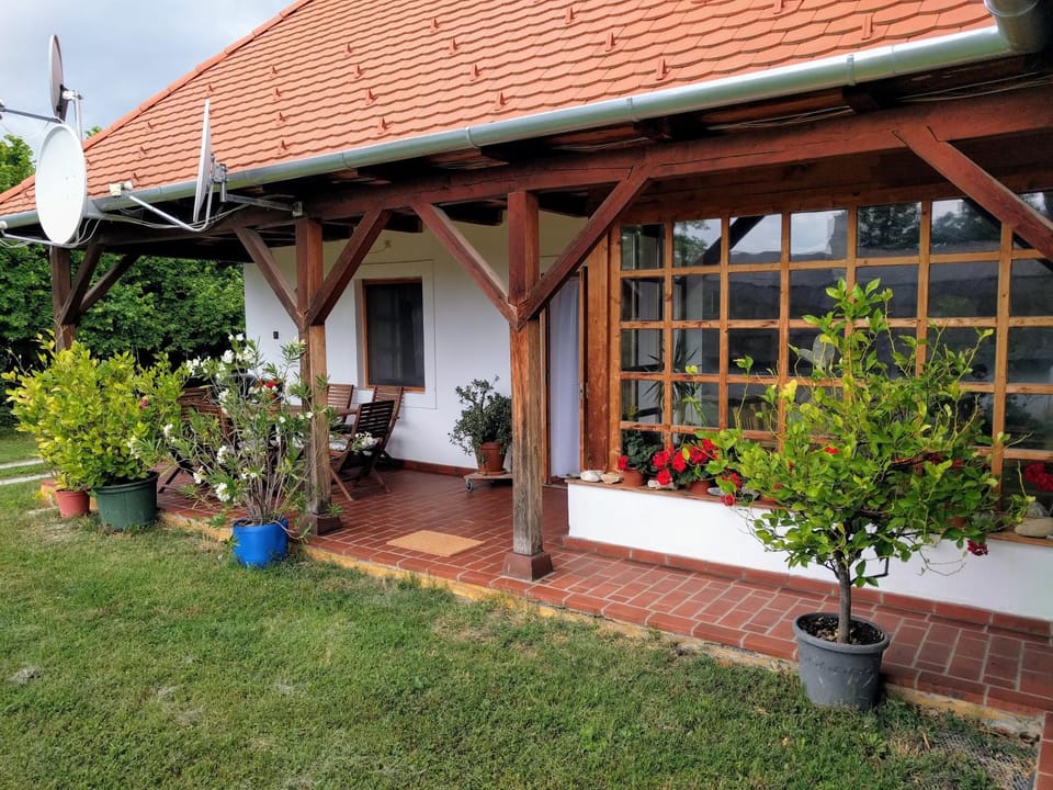 BBQ facilities, Garden, Balcony/Terrace