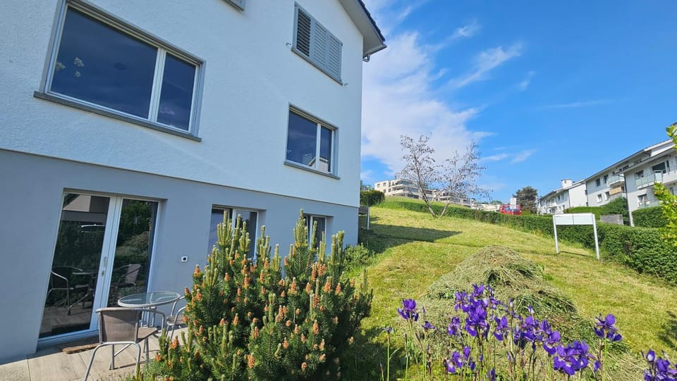 Lake View Private Studio Bed and Breakfast in Canton of Zurich