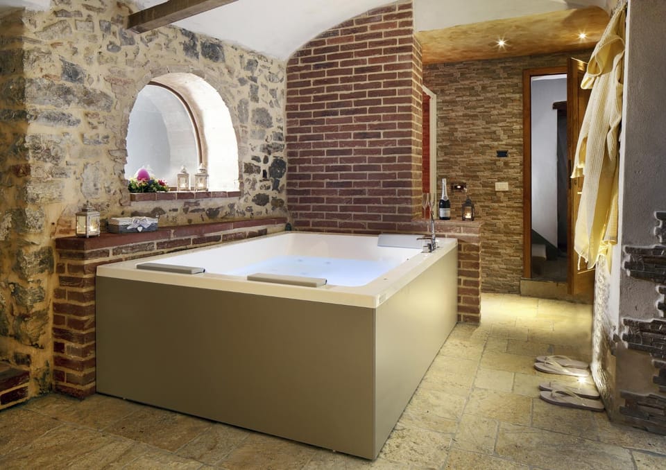 Hot Tub, Spa and wellness centre/facilities