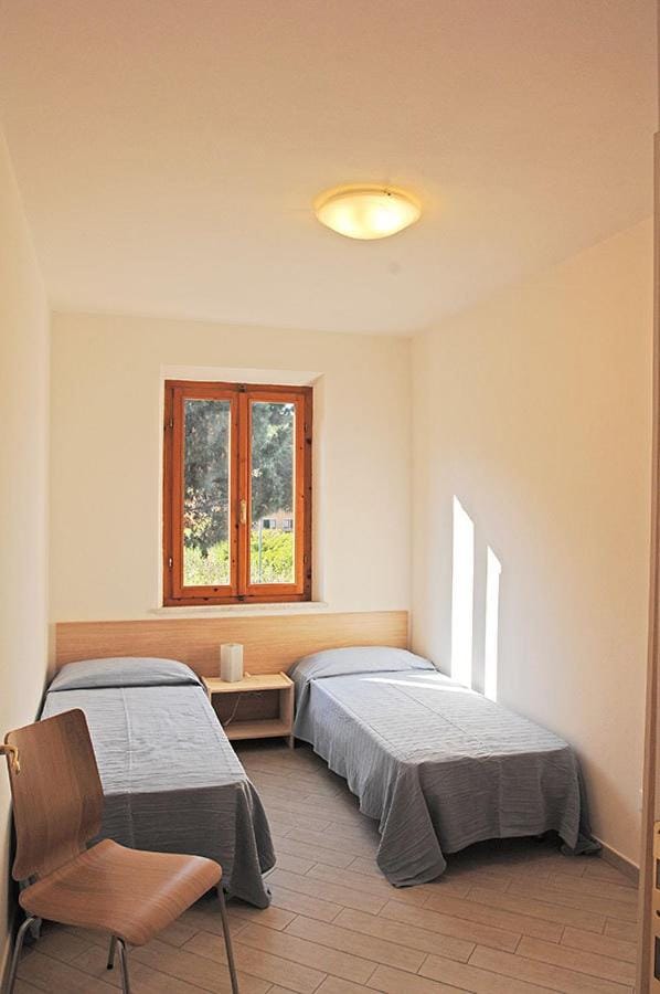 Day, Photo of the whole room