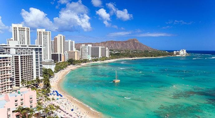 HEART of WAIKIKI,1BDRM,FREE PARKING, WIFI,NO RESORT FEES,YOUTUBE,NETFLIX ! House in Honolulu