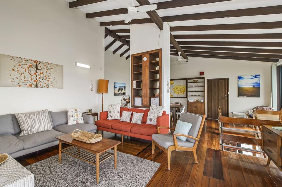 Barrels Beach House, 28 Dulconghi Street House in Crescent Head