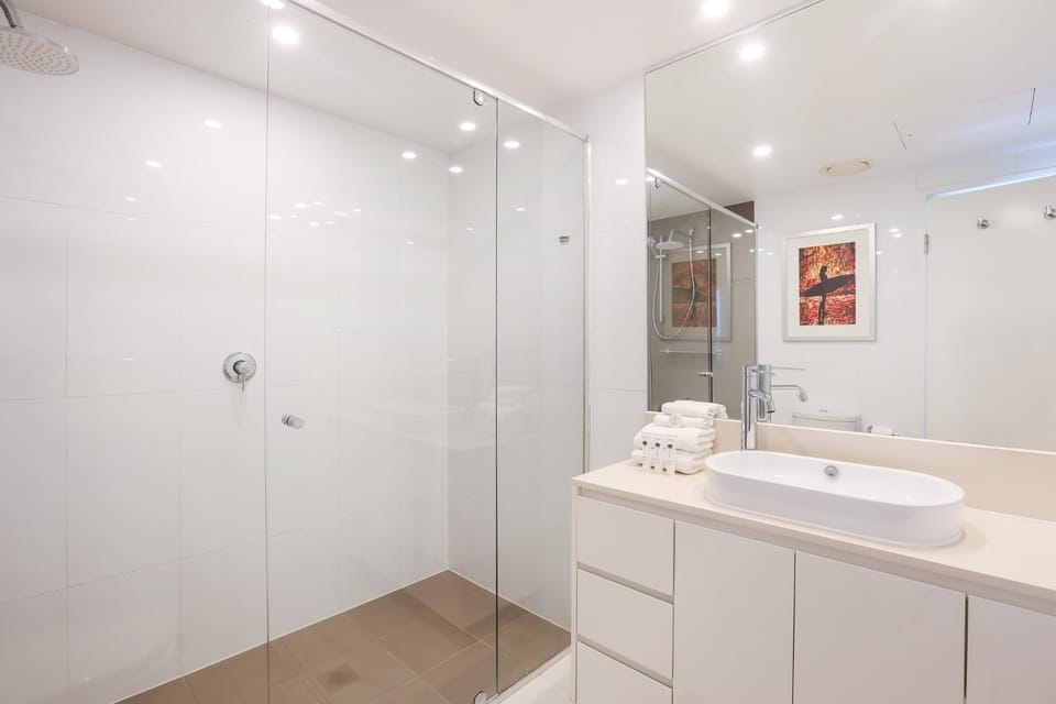 Shower, Bathroom, towels