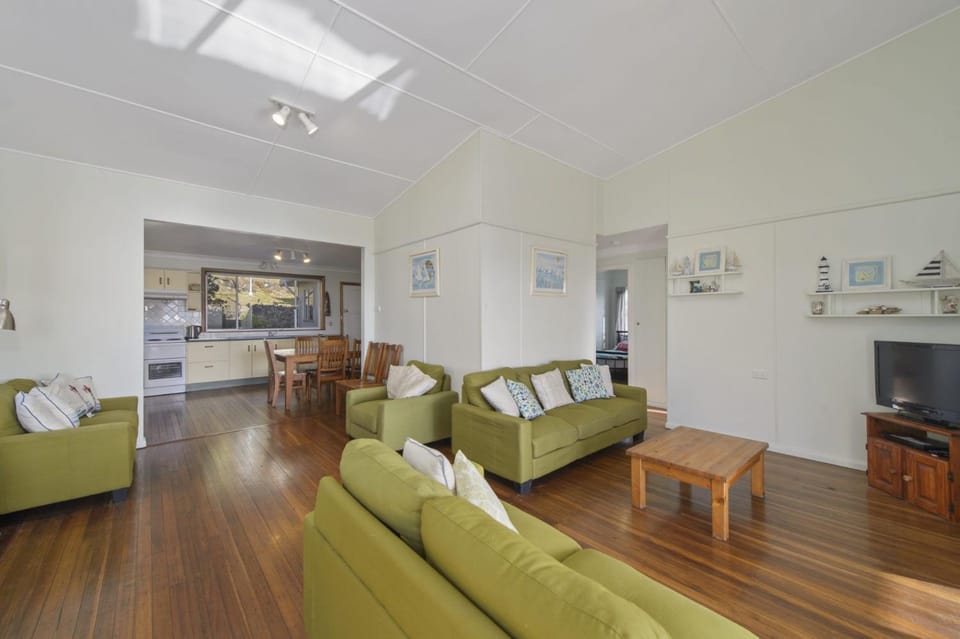 Hi View, 18 Dulconghi Street House in Crescent Head