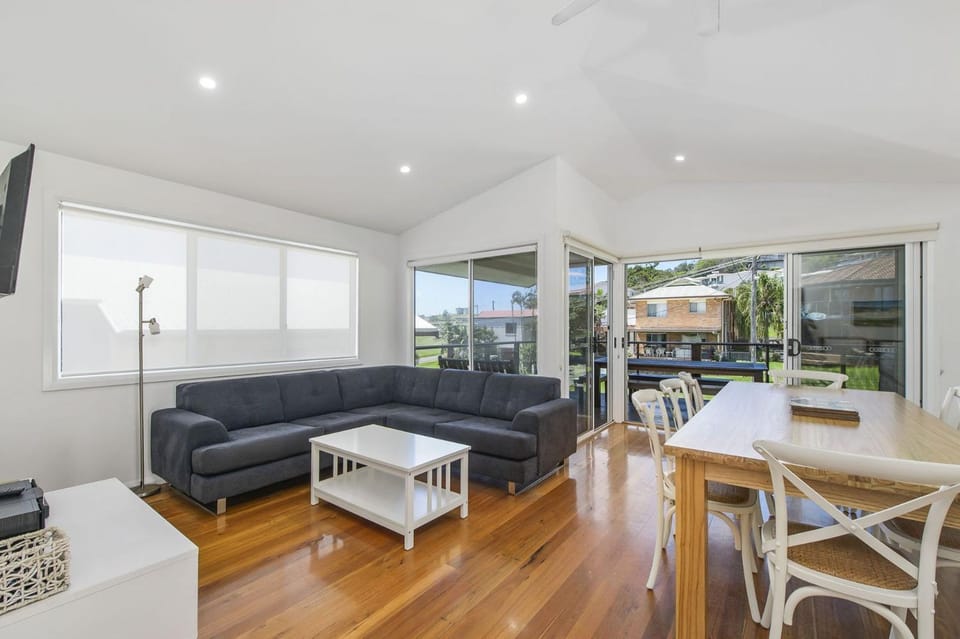 Beach Club 1, 5 Gowing Street House in Crescent Head