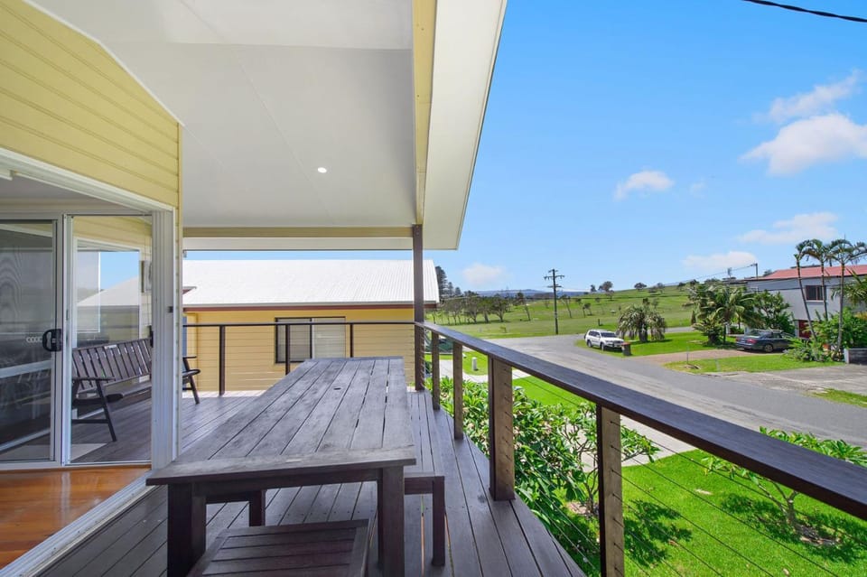 Beach Club 1, 5 Gowing Street House in Crescent Head
