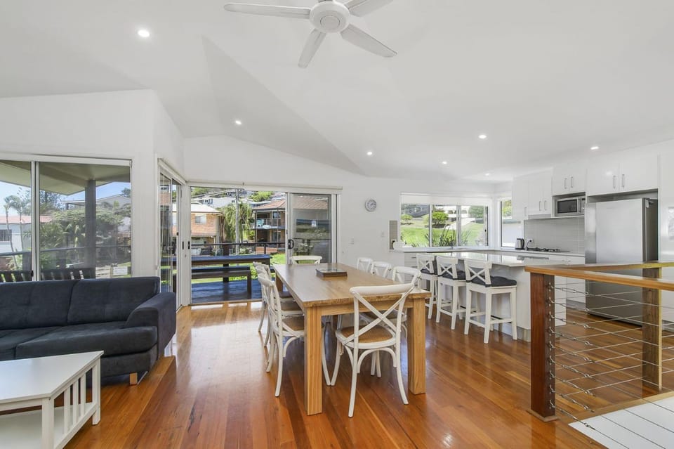 Beach Club 1, 5 Gowing Street House in Crescent Head