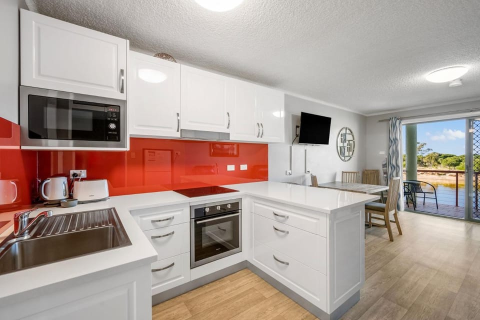 Beachfront 4, 25 Willow Street Apartment in Crescent Head