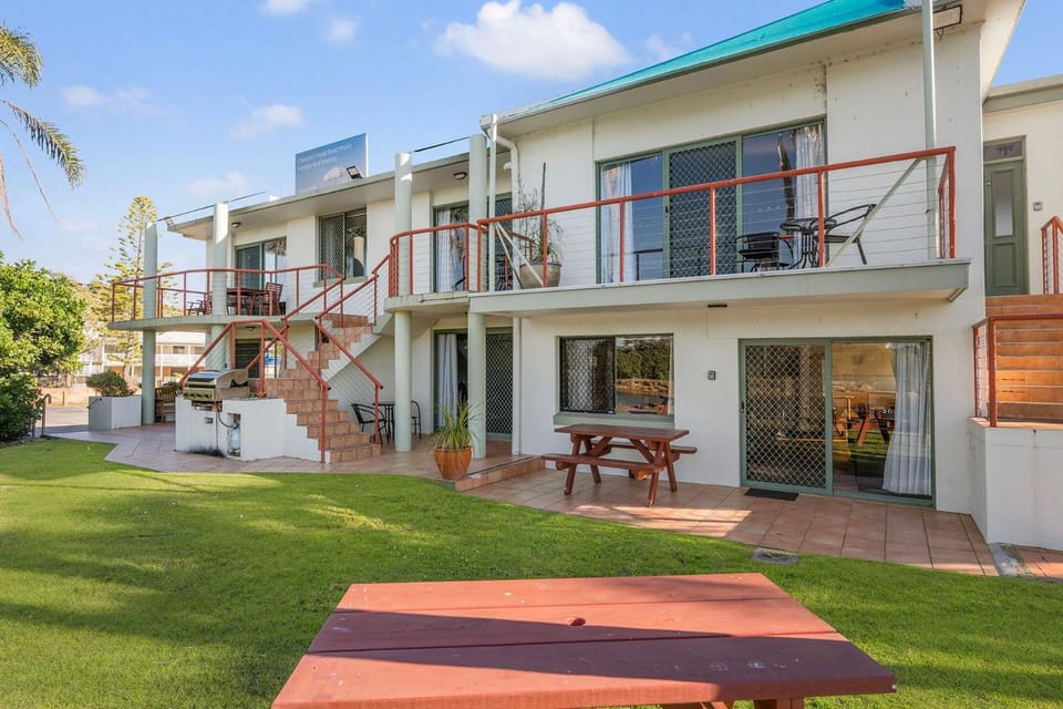Beachfront 6, 25 Willow Street Apartment in Crescent Head