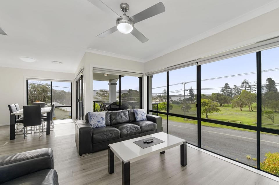 Dolphin Court 1, 1 Gowing Street House in Crescent Head
