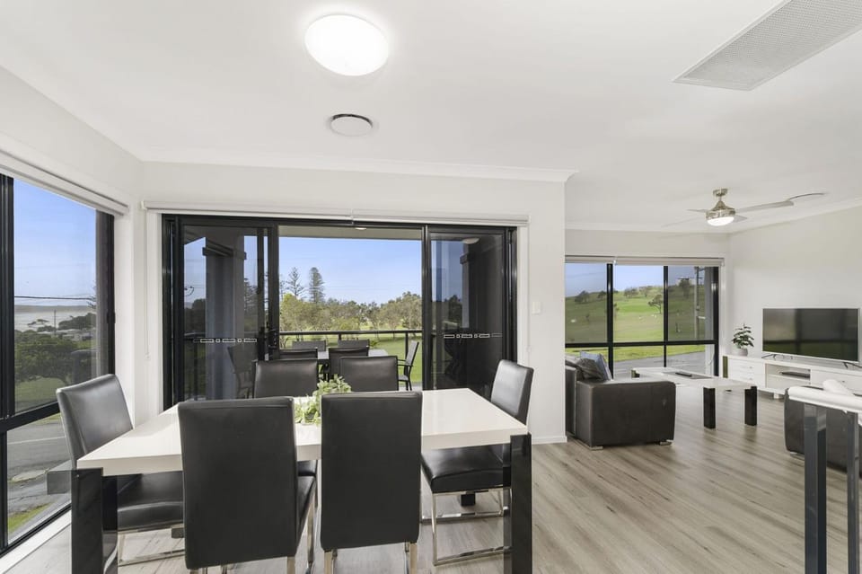 Dolphin Court 1, 1 Gowing Street House in Crescent Head