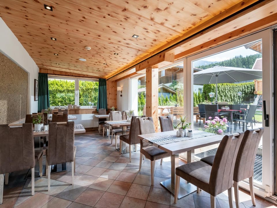 Garden view, Breakfast