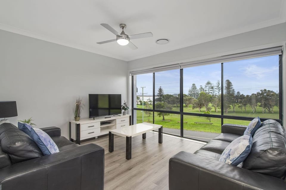 Dolphin Court 2, 1 Gowing Street House in Crescent Head