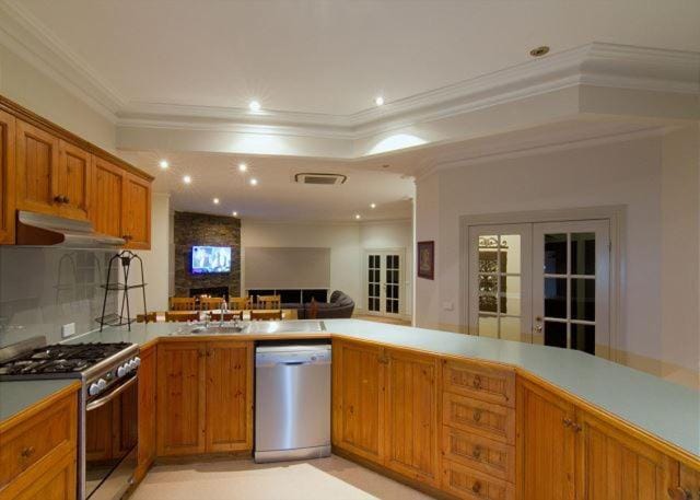20 Mountbatten Ave, Bright House in Porepunkah
