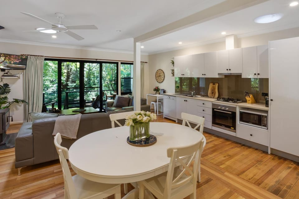 Tyntynder Garden Cottage 1 House in Porepunkah