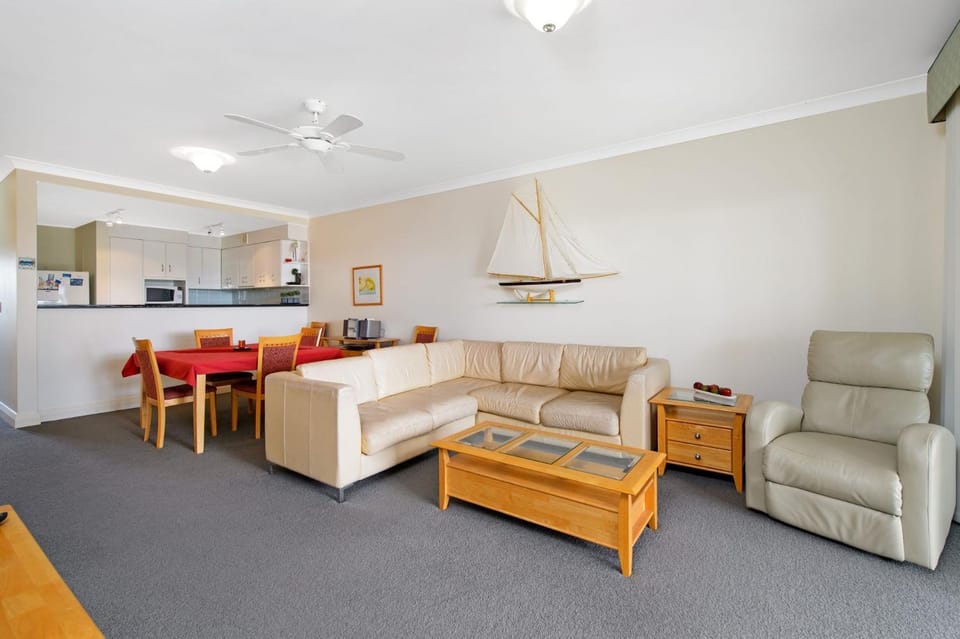 Harbourwatch 11, 18 Burrawan Street Apartment in Port Macquarie