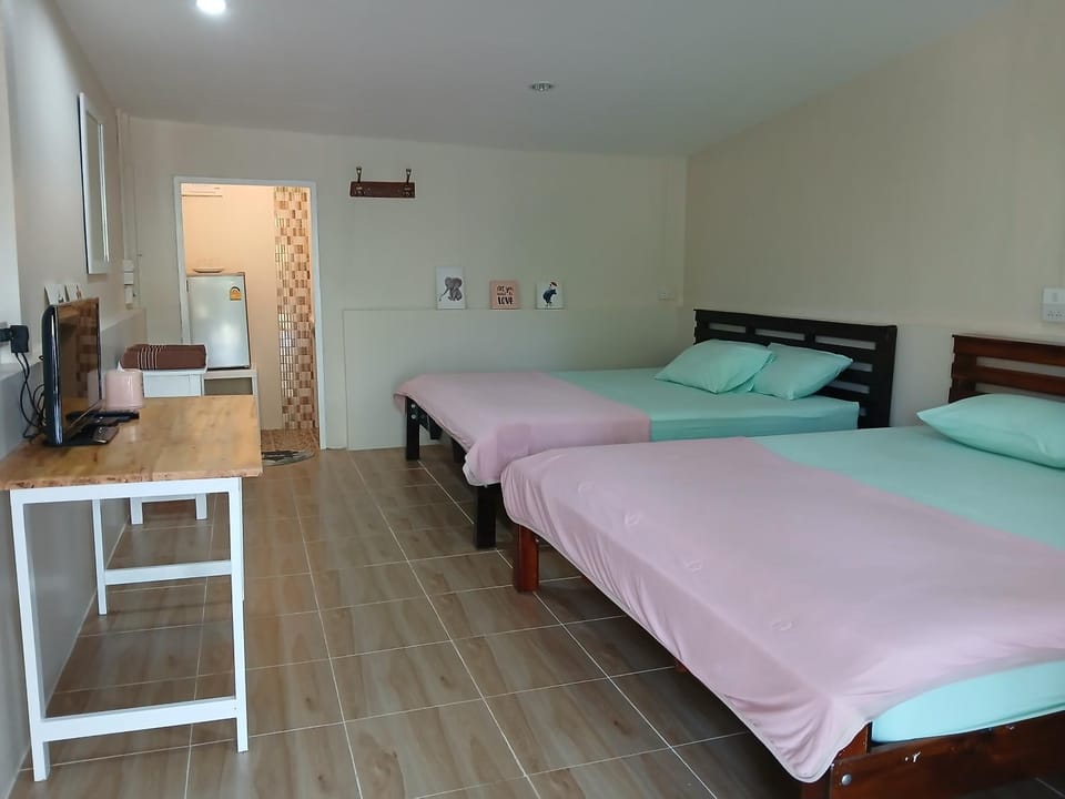 บ้านในสวนรีสอร์ทBannnaisuan Resort Inn in Prachuap Khiri Khan, Thailand