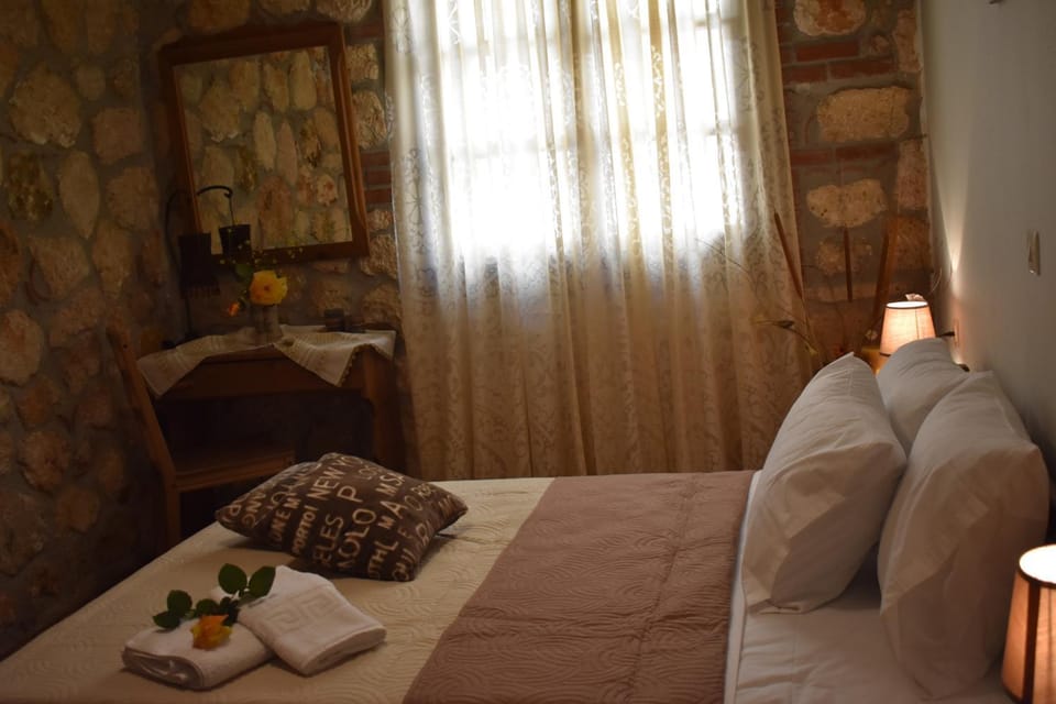 Spring, Day, Bedroom, On site
