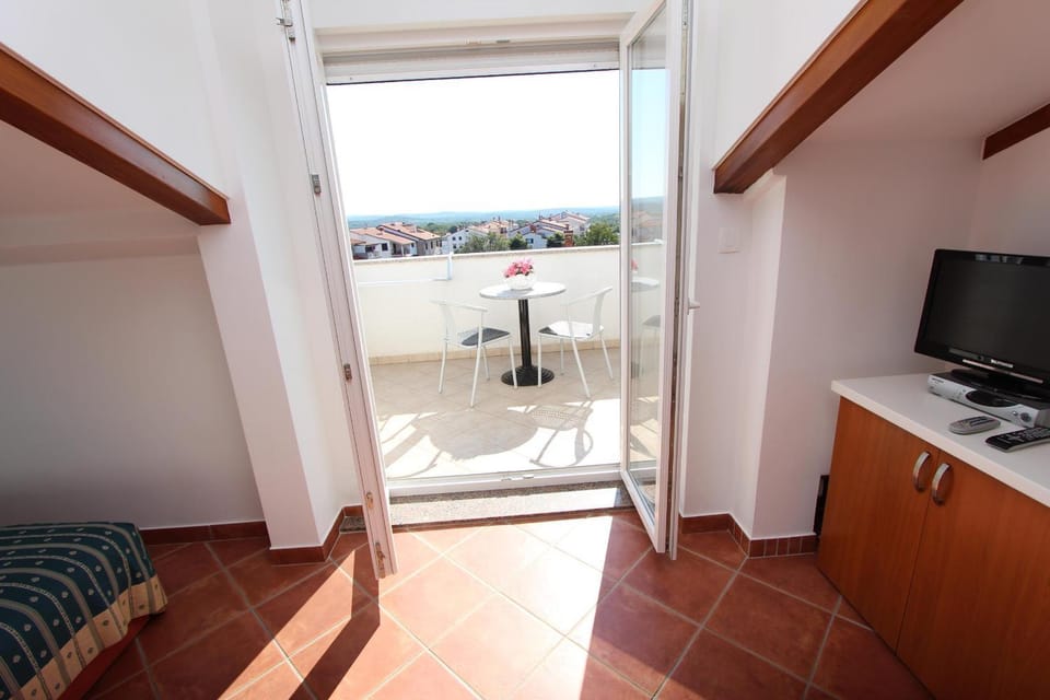 Balcony/Terrace, Living room, City view