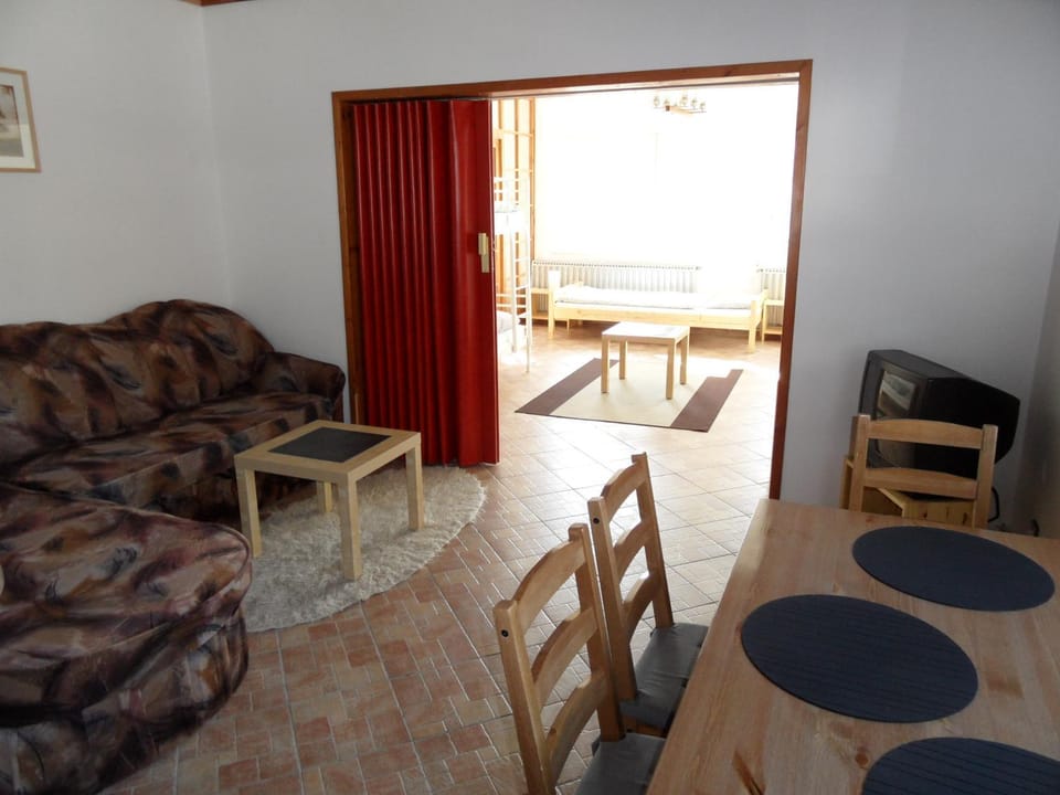 Living room, Seating area, Dining area